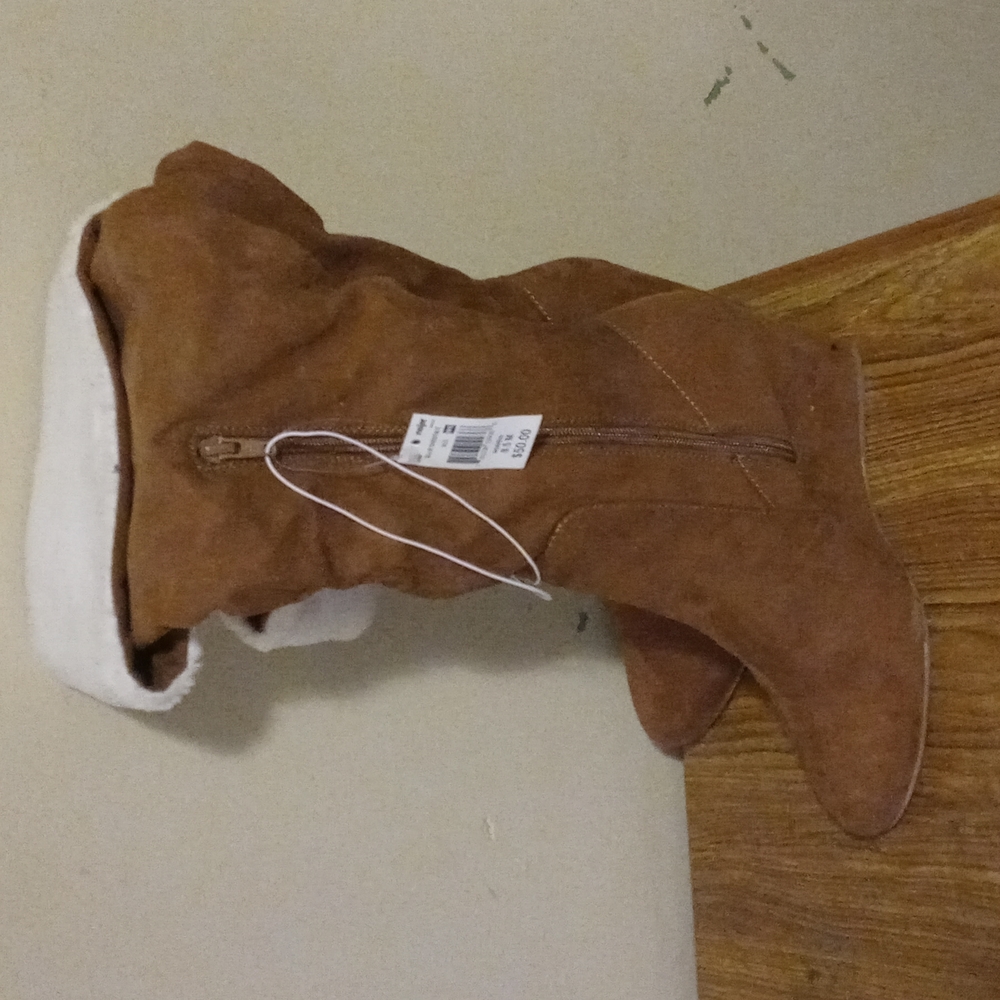 Women's boots 8.5 Ellie Chestnut